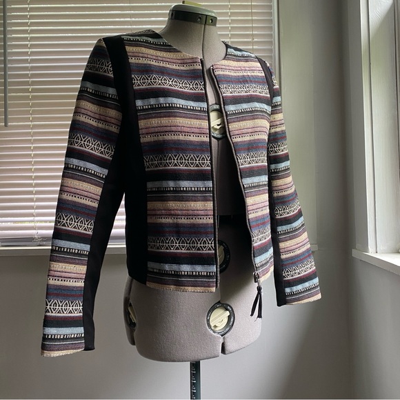 H&M Women's Tribal Pattern Striped Zip Up Blazer Size 8 (Runs small) - Picture 4 of 11